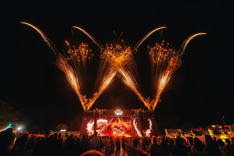 Waves Festival 2026 anunță programul complet al celei mai mari ediții: Când urcă pe scenă James Hype, Jonas Blue, Lost Frequencies la Băile 1 Mai 