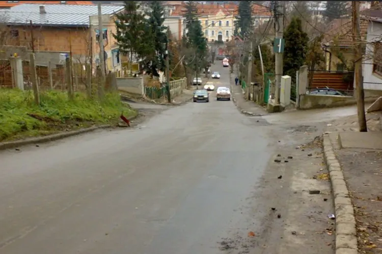 O stradă importantă din Cluj va fi afectată de lucrări până în august. Accesul în curți va fi complet blocat. Șoferii trebuie să aibă răbdare 4 săptămâni