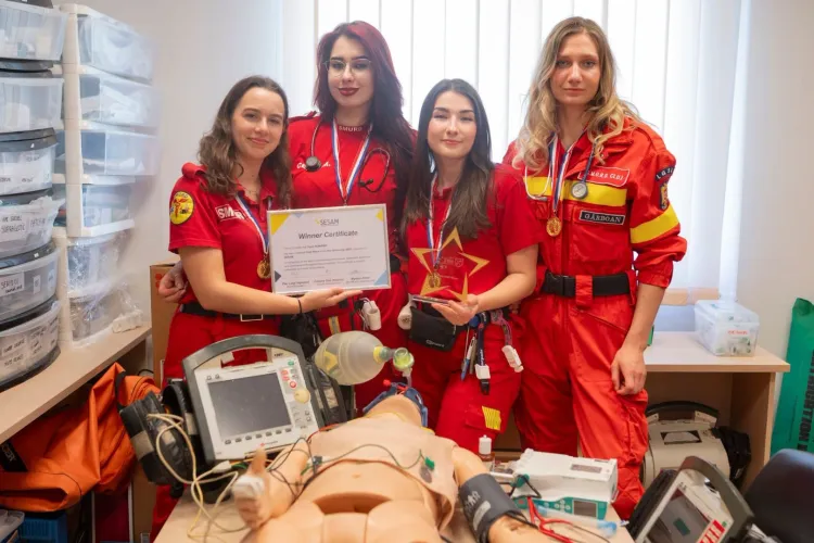 Patru voluntare la SMURD Cluj au cucerit Europa! Au câștigat locul I la una dintre cele mai grele competiții internaționale de medicină de urgență