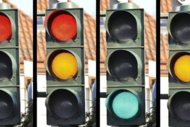 Se cer semafoare „inteligente” pe o stradă intens circulată din Cluj-Napoca! Șoferii vitezomani ar putea fi opriți automat