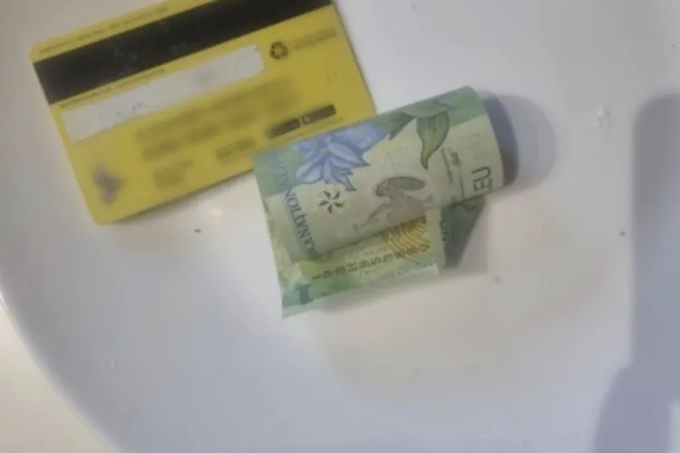 VIDEO. Traficant de „marfă” de mare risc, cercetat de IPJ Cluj: Tânărul de 25 de ani se sustrăgea urmăririi penale în dosarul din Florești