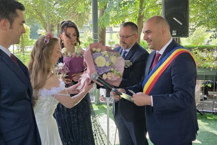 Viceprimarul Clujului a devenit „oficiant de nunți”! A spus de mai multe ori „Vă declar căsătoriți” într-un loc special din oraș - FOTO