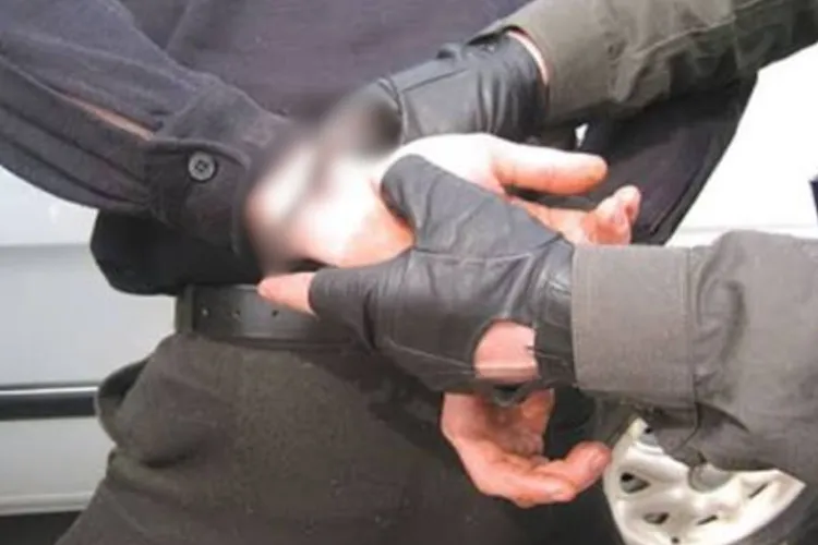 DIICOT Cluj lovește în plin crima organizată! Grup suspectat de trafic de substanțe de mare risc, prins după percheziții și rețineri în lanț