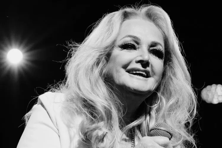 A murit Bonnie Tyler, vocea inconfundabilă care a cucerit milioane de fani! Artista legendară, iubită și de publicul din Cluj, s-a stins la 75 de ani