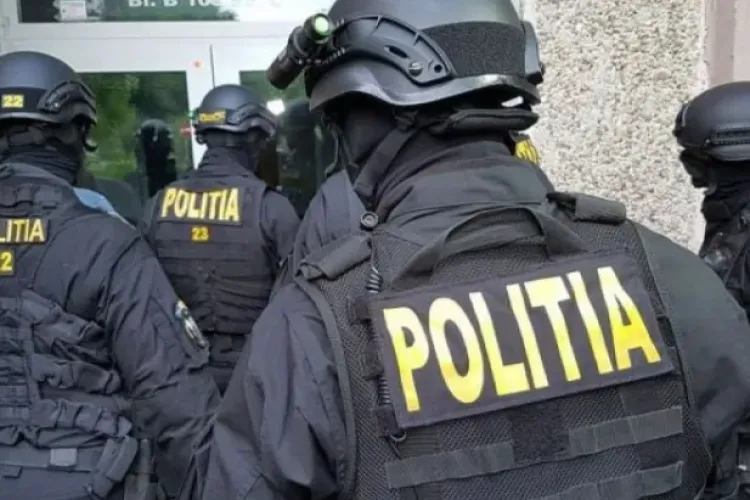 Operațiune de amploare a polițiștilor! Zeci de oameni ai legii au făcut 15 percheziții în această dimineață