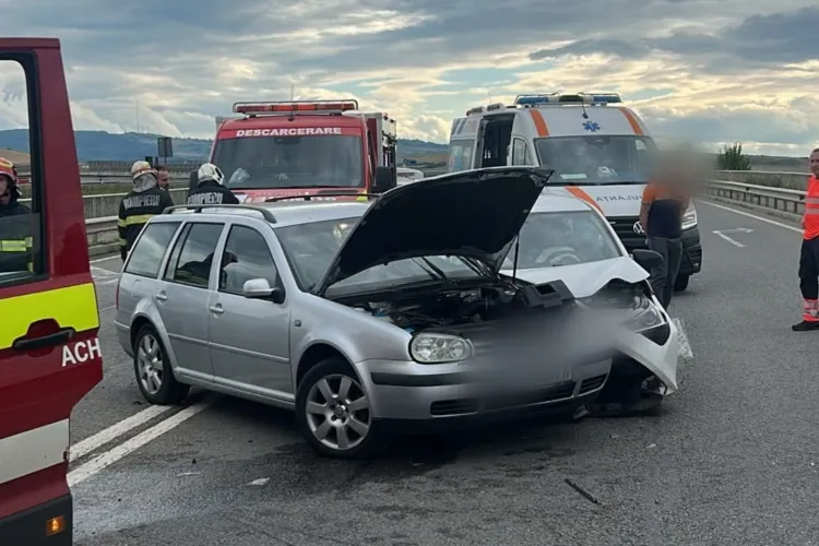 Accident pe centura Vâlcele-Apahida! Două mașini s-au ciocnit în zona pasajului de la Sânnicoara. O persoană a avut nevoie de îngrijiri medicale