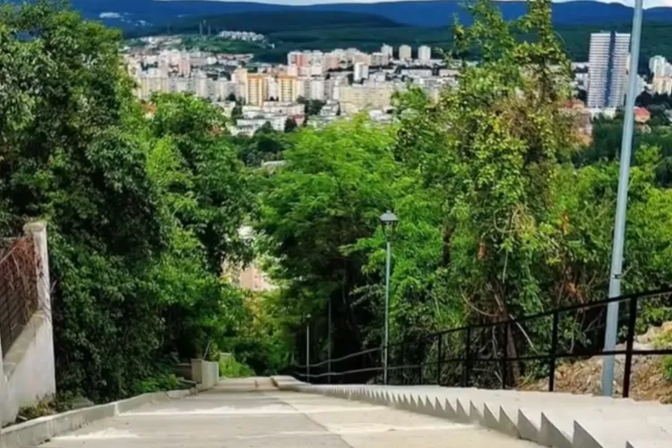 482 de trepte și aproape 30 de etaje! Clujenii au o nouă legătură pietonală în Grigorescu, iar provocarea îi va încânta și pe pasionații de mișcare