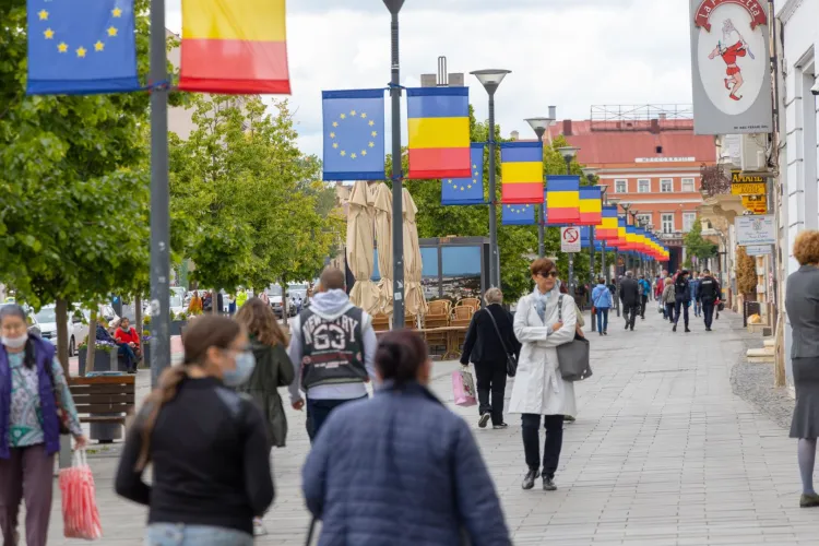 România riscă un „dezastru” în doar câteva săptămâni dacă ajunge la „junk”. Avertismentul unui economist faimos: „Am intra clar într-un colaps financiar”