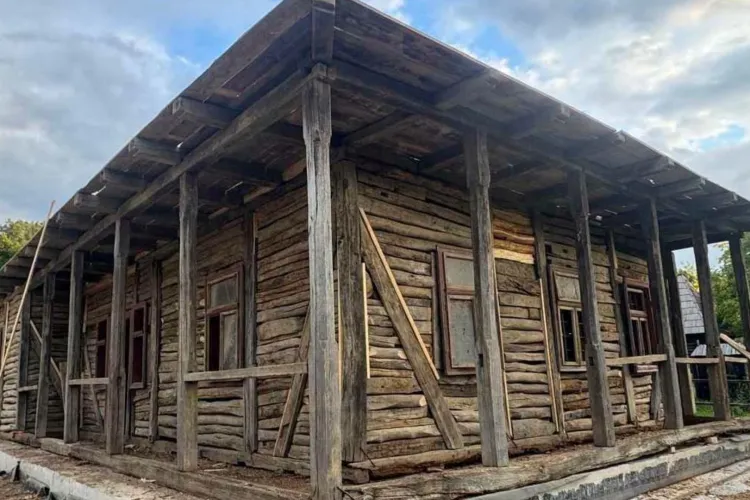 Moment istoric pentru Cluj! Prima casă evreiască din patrimoniul Muzeului Etnografic al Transilvaniei este reconstruită și va deveni o atracție unică