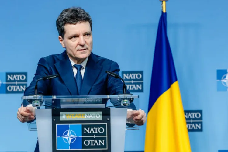 Nicușor Dan, moment de ezitare la summitul NATO. Întrebat despre extinderea conductelor militare de combustibil, nu a înțeles întrebarea: „Pentru ce?”