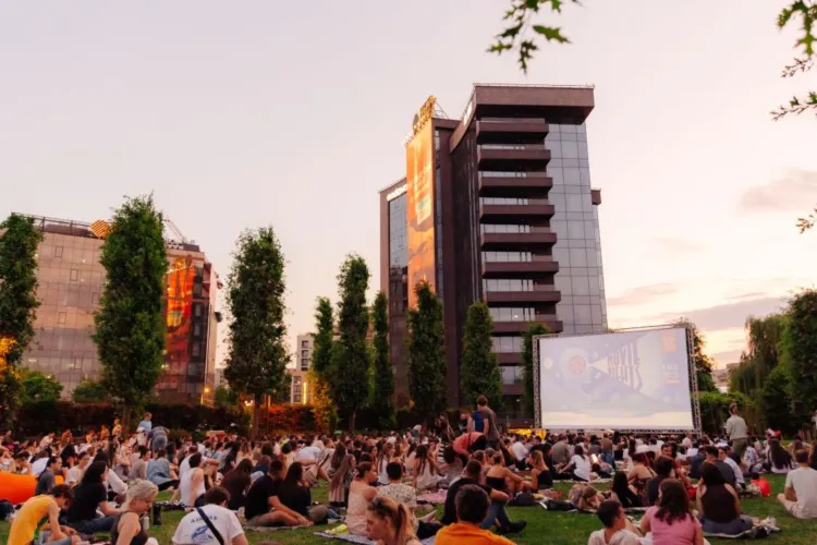 Vara prinde viață la Iulius Mall Cluj! Filme în aer liber, ateliere LEGO pentru copii și reduceri de vară îi așteaptă pe clujeni în acest weekend