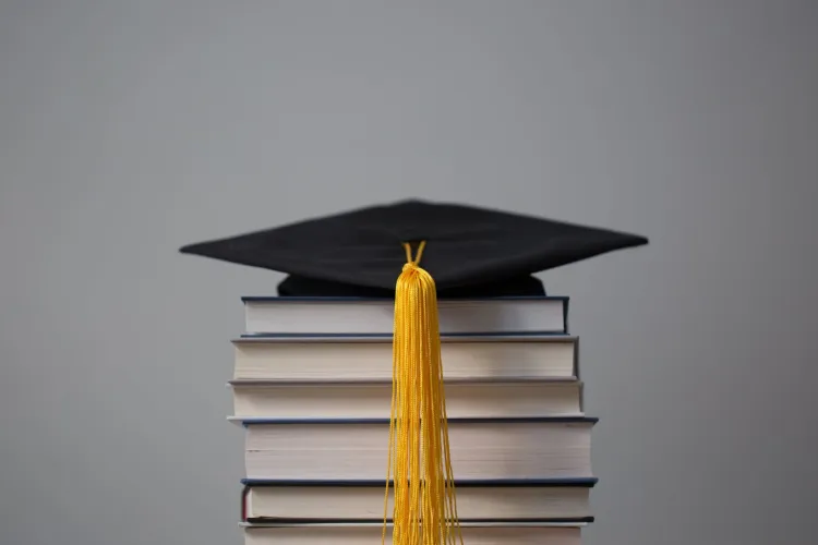 Diplome de Bacalaureat retrase după o greșeală incredibilă! Absolvenții unui colegiu de prestigiu au primit diplome cu numele școlii scris greșit