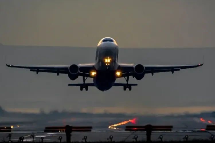 Vești proaste pentru cei care zboară din Cluj-Napoca! Două rute externe dispar din această toamnă