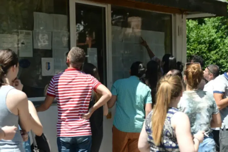 Emoții pentru absolvenți! Ministrul Educației a anunțat când vor putea fi văzute lucrările de la BAC 2026