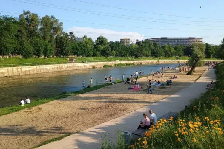 Avertisment pentru clujeni! Nu intrați în apa Someșului la plaja Grigorescu. Subprefectul acuză poluarea și vorbește despre un risc pentru sănătate