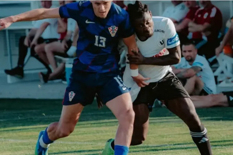 Misiune uriașă pentru Universitatea Cluj! „Studenții” debutează în Europa League împotriva unui gigant cu 17 titluri