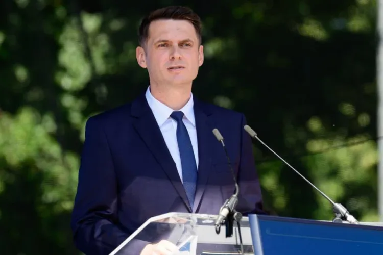 Mircea Abrudean le dă peste nas PSD-iștilor „Mai bine ar pune capăt crizei politice decât să ceară demisia lui Ilie Bolojan. Situația e tot mai gravă”