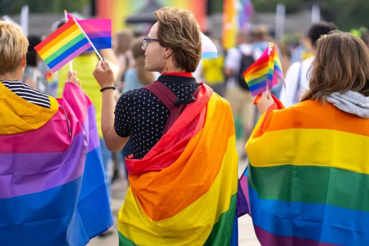 Primăria Oradea vrea să interzică din nou parada LGBT. Peste 120 de organizații din 30 de țări protestează oficial: „Este un drept fundamental”