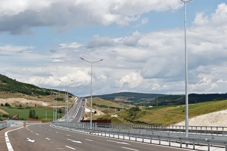 Veste uriașă pentru șoferii din Cluj! Ilie Bolojan anunță că peste 40 de kilometri din Autostrada Transilvania vor fi deschiși până la 1 Decembrie