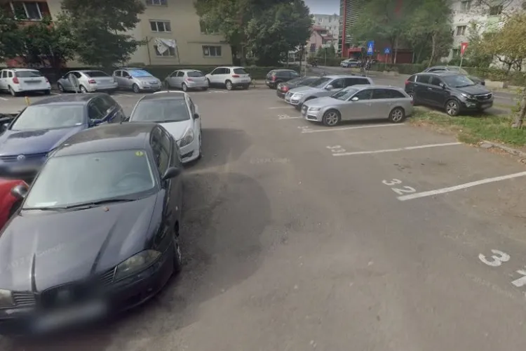 Părcările ilegale, motiv de scandal între doi clujeni: „Îmi blochează calea de acces. Poliția a recunoscut că e ilegal ce se întâmplă”