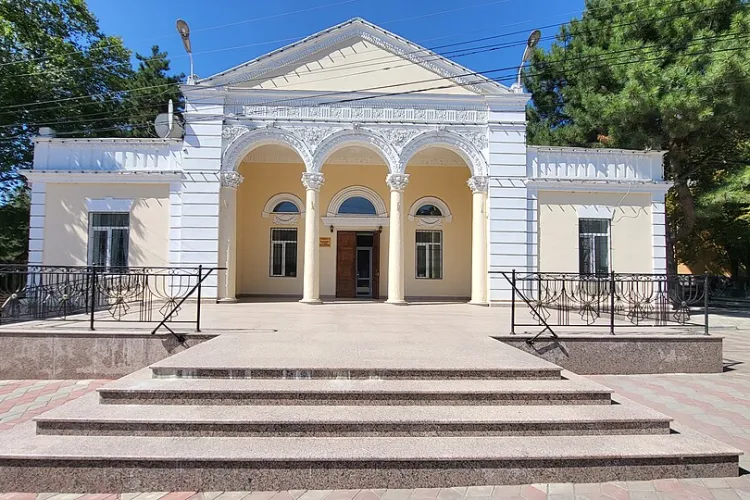 Clujul trimite peste jumătate de milion de lei în Republica Moldova. Banii clujeni vor fi folosiți pentru renovarea Casei de Cultură din Ialoveni