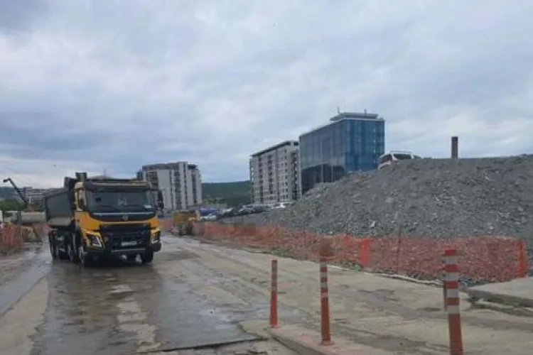 Mii de basculante de excavații au fost depozitate ilegal în Cluj-Napoca. Garda de Mediu spune că provin de pe un șantier de mari dimensiuni