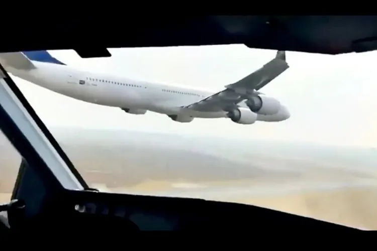 Două avioane cu sute de pasageri, la doar câteva secunde de impact la 11.000 metri altitudine. Controlorii de trafic nu au putut să intervină la timp