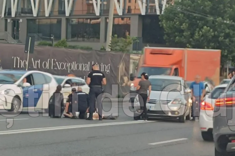 VIDEO. Cum s-a produs accidentul de la Iulius Mall Cluj de azi, în care o tânără de 23 de ani a fost lovită de un autoturism. „Nu avea nicio reacție”