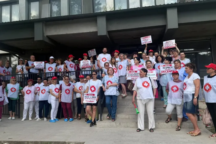 GREVĂ în sistemul de sănătate! Medicii au anunțat când vor începe protestele în toată țara. Ce avertisment a lansat Sanitas
