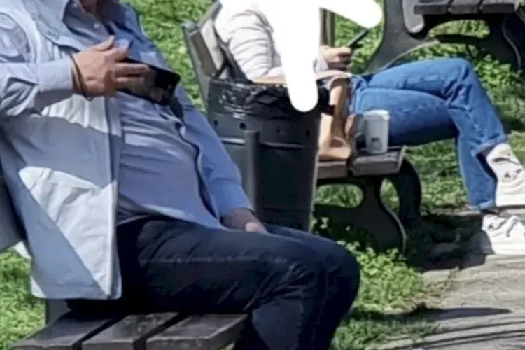 Scandal într-un cartier din Cluj-Napoca: Un bărbat apare zilnic la ora 6 dimineața și face haos chiar lângă locul de joacă al copiilor din zonă