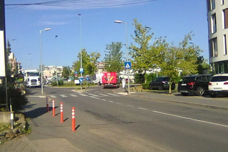 Trecere de pietoni periculoasă în cartierul Bună Ziua. Un clujean spune că a fost la un pas să fie spulberat: „Dacă nu săream, mă lua în plin”
