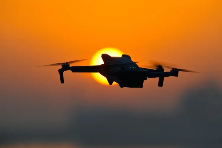 O dronă a fost doborâtă în spațiul aerian românesc. Mesaje RO-Alert: „Adăpostiți-vă în beciuri”