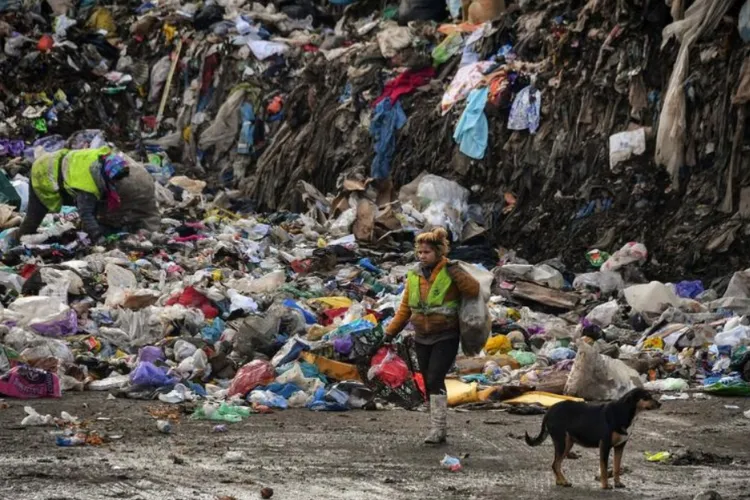 Clujul cumpără 50 de locuințe pentru familiile din Pata Rât. Proiect european de aproape 30 de milioane de lei, dezbătut în Consiliul Local