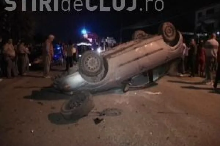 Un procuror s-a rasturnat cu masina in Huedin. Martorii spun ca era beat si a fugit de la locul accidentului