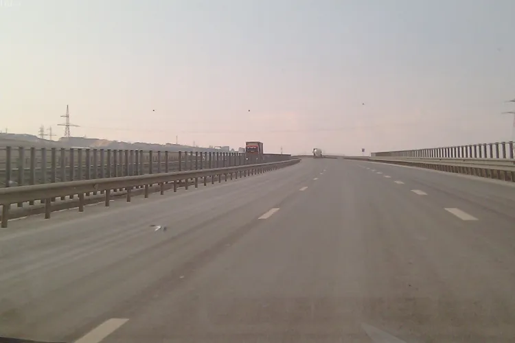 Traficul pe autostrada Transilvania a fost paralizat de o furtuna cu grindina