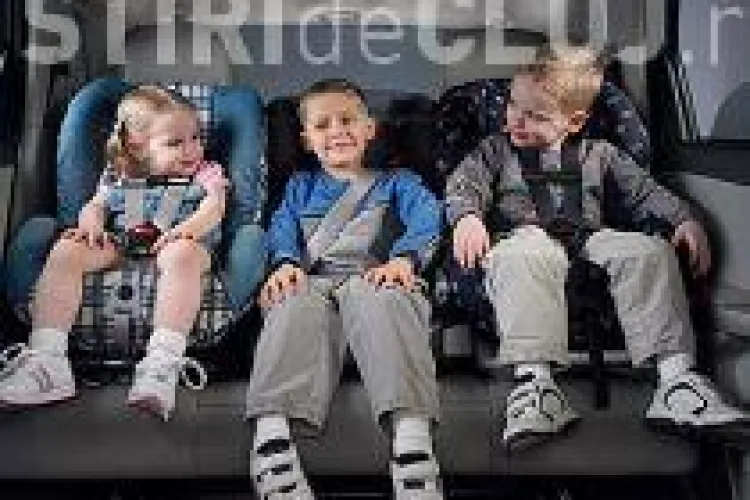 Un american a furat o masina cu tot cu cei trei copii care erau in autoturism