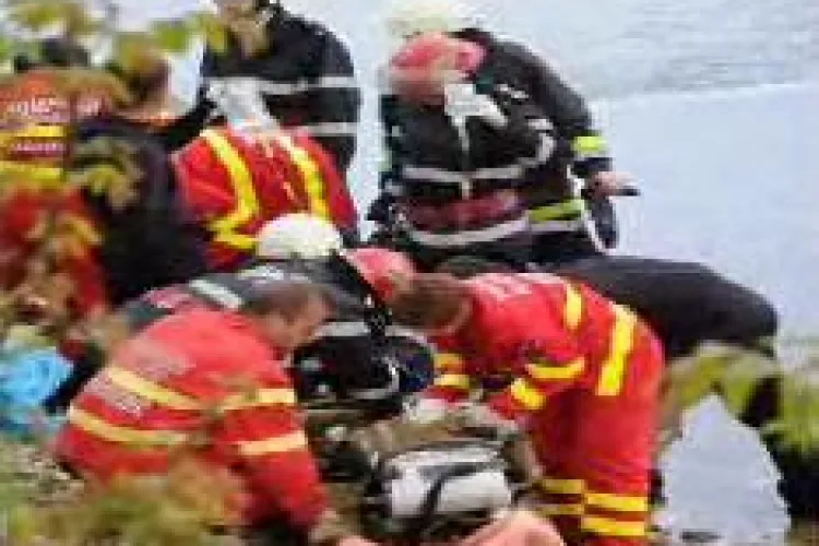 VIDEO - Un barbat de 42 de ani s-a aruncat de pe podul din capatul cartierului Grigorescu din Cluj-Napoca - Imagini Socante