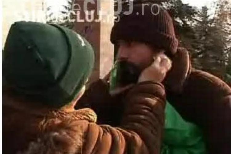 O familie de bucuresteni a fost scoasa cu scandal, de mascati, din hotelul Sport din Cluj, unde era cazata- VIDEO EXCLUSIV