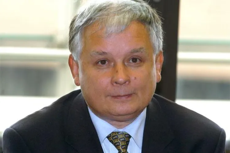 Reuters: Presedintele Poloniei, Lech Kaczynski, a murit dupa ce avionul care il transporta s-a prabusit in Rusia-VIDEO DE LA LOCUL ACCIDENTULUI