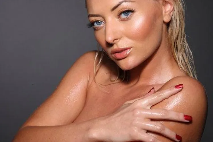 Delia Matache, dezgolita pe Facebook