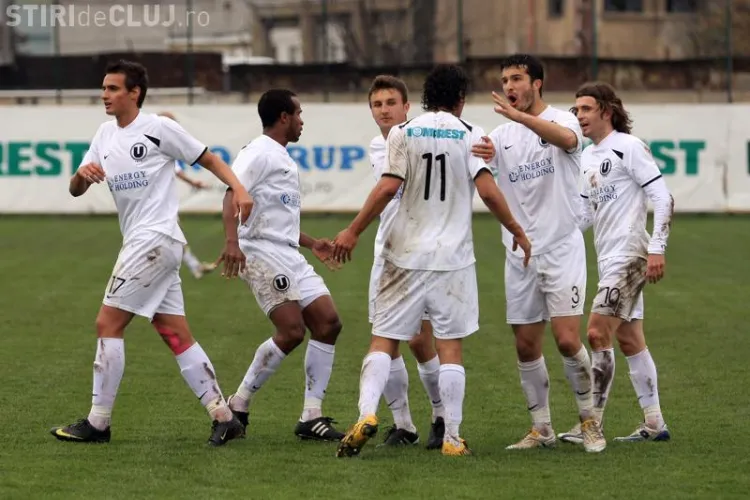 Jucatorii de la Universitatea Cluj se intorc la liceu