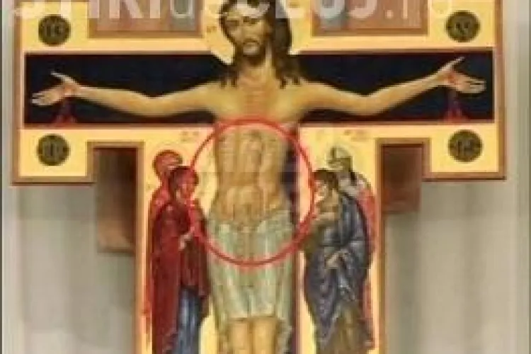 Iisus cu un penis urias pe burta intr-un crucifix dintr-o biserica americana