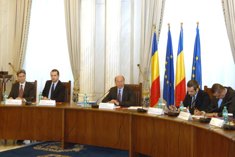 Presedintele a cerut Guvernului sa plateasca datoriile statului catre firme