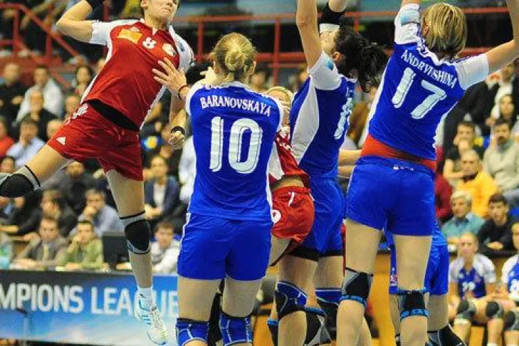 Gyor- Oltchim 25-25 , romancele sunt aproape de finala Ligii Campionilor