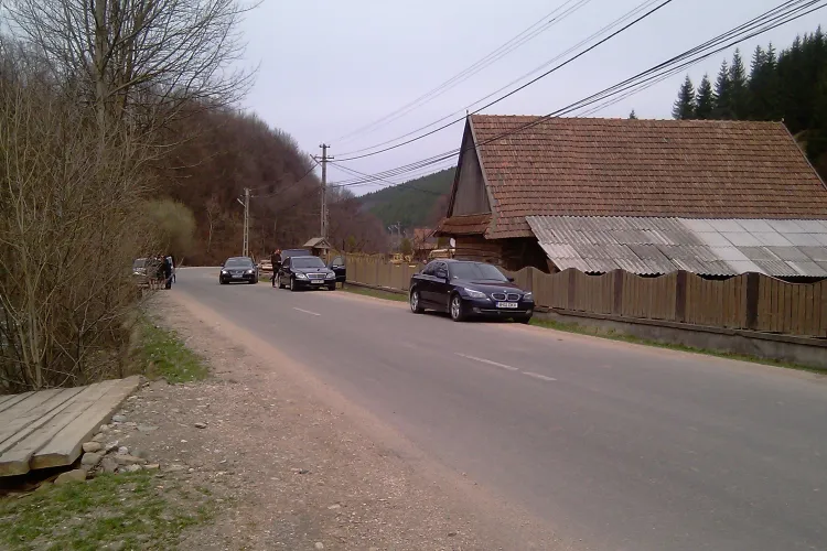 Guvernul da 800.000 de lei pentru investitii in satul natal al lui Emil Boc