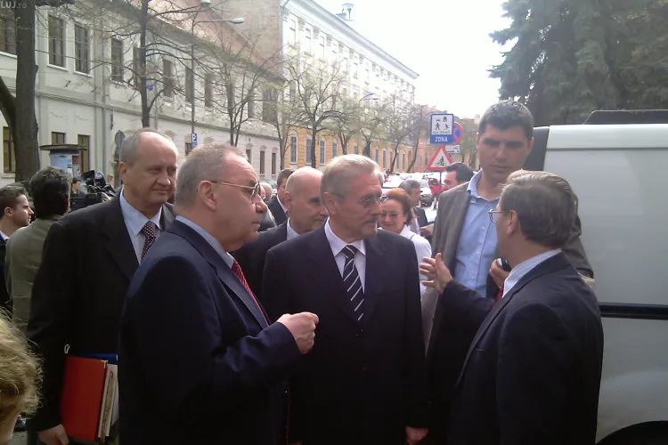 Fostul presedinte Emil Constantinescu participa la aniversarea a 90 de ani de la infiintarea primei universitati romanesti la Cluj