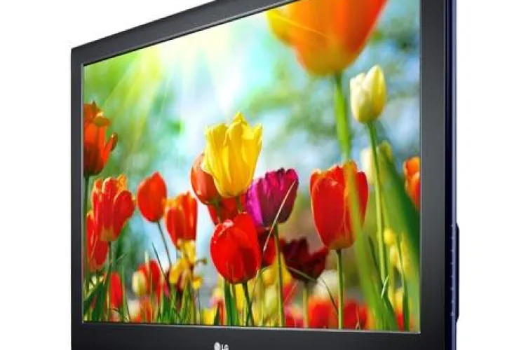 Primul televizor 3D lansat in Romania se vinde cu 2.000 de euro - VIDEO