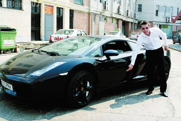 Prigoana junior da Lamborghini -ul pe un SUV -ul Dacia Duster