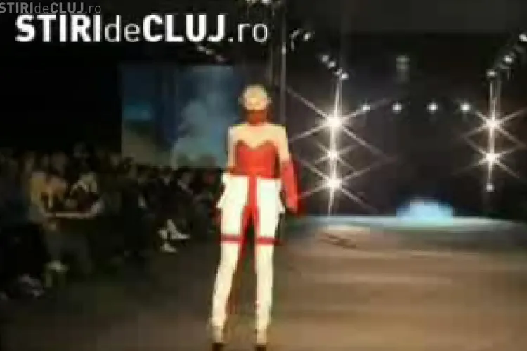 Haine desprinse din Star Trek si pantofi legati cu sarme la Cluj Fashion Week- VIDEO