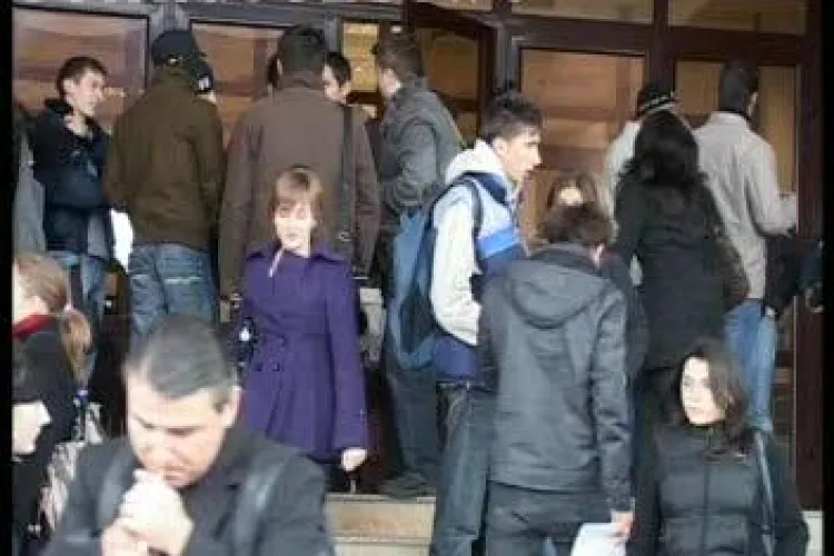 Studentii de la UBB Cluj protesteaza alaturi de profesorii de la Universitate fata de Legea Educatiei